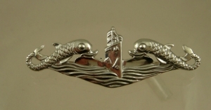 Picture of US Navy Submarine Dolphin Deep Wave Pin Badge WW2